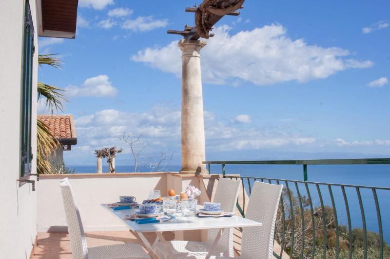 Two-Bedroom Apartment with Terrace and Sea View (5 Adults) image 4