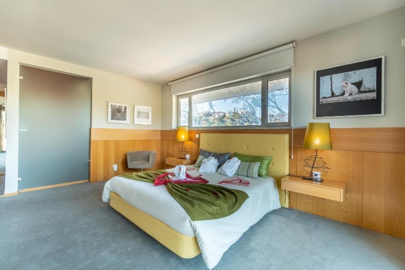 Romantic Suite image 2