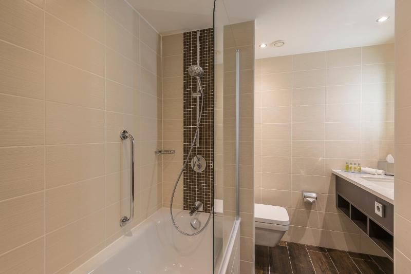 Twin Room image 3