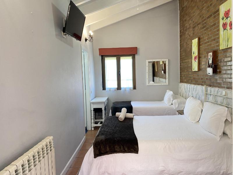 Triple Room image 3