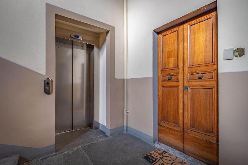 One-Bedroom Apartment image 3