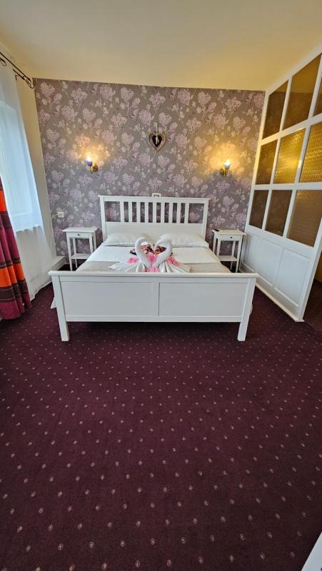 Basic Double Room image 1