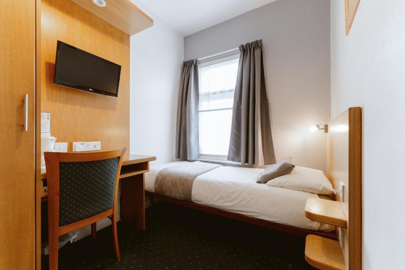 Single Room image 4