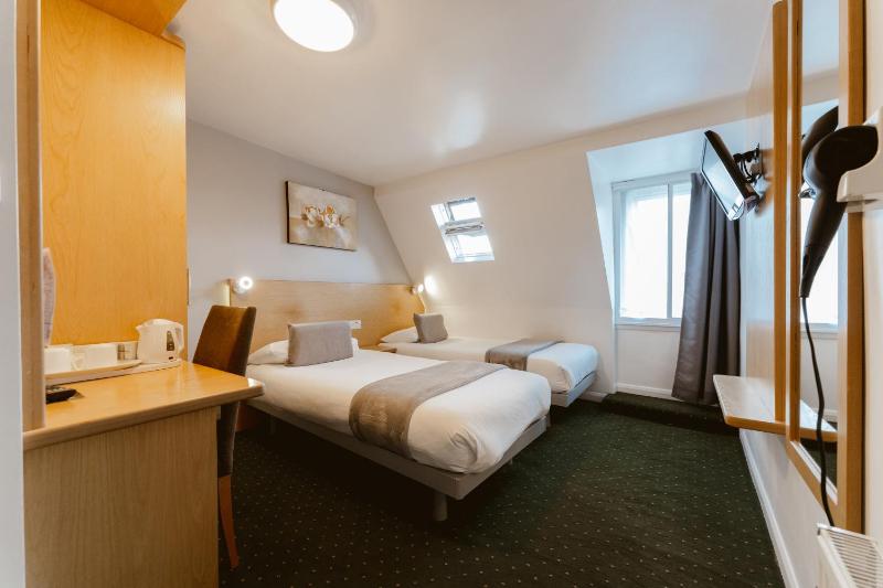 Twin Room image 2