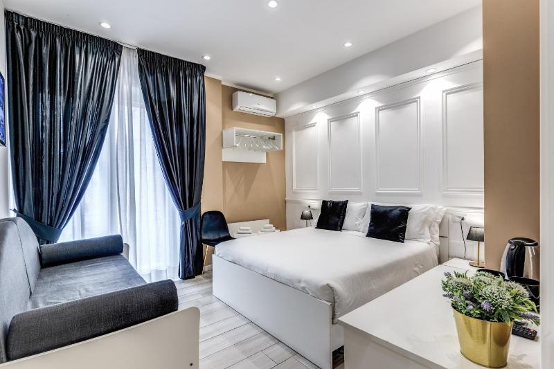 Standard Triple Room image 1