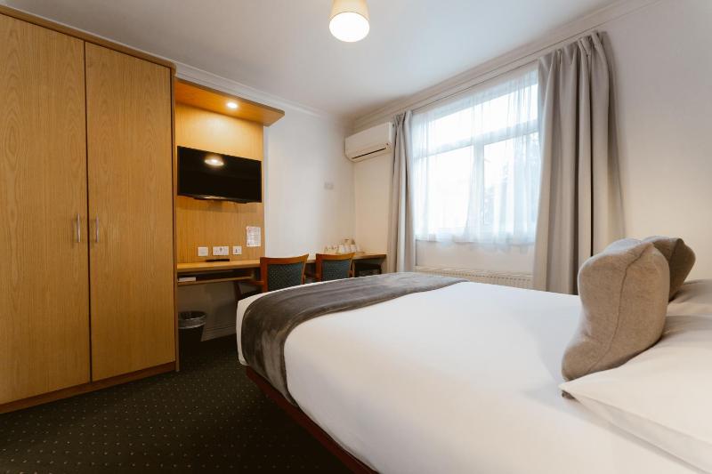 Quadruple Room image 4