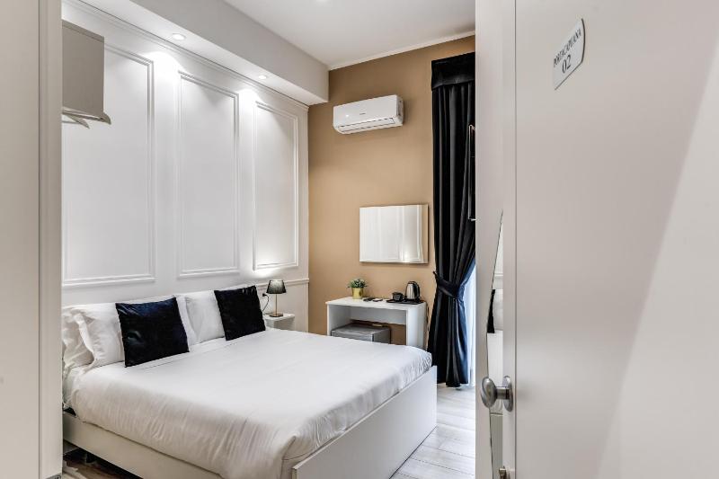 Standard Double Room image 1