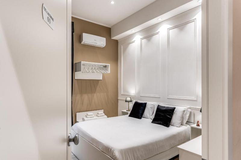 Standard Double Room image 4