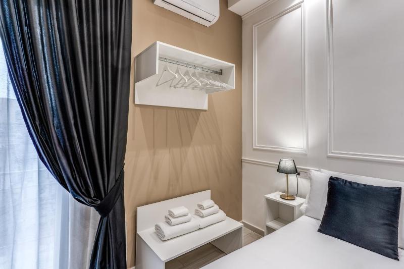Standard Double Room image 1