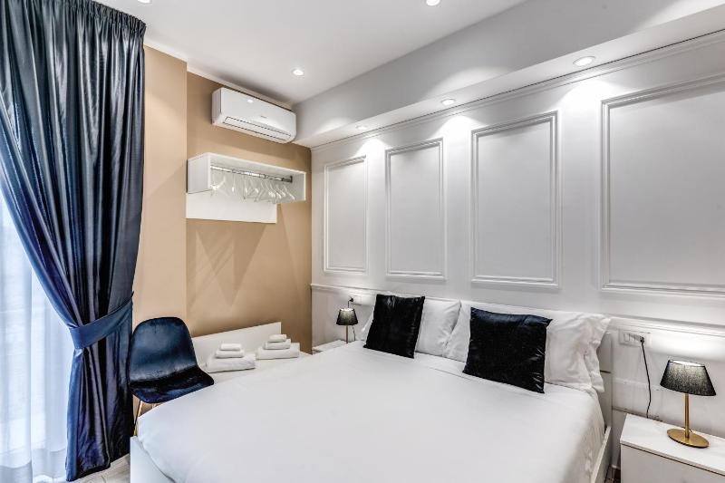 Standard Triple Room image 3