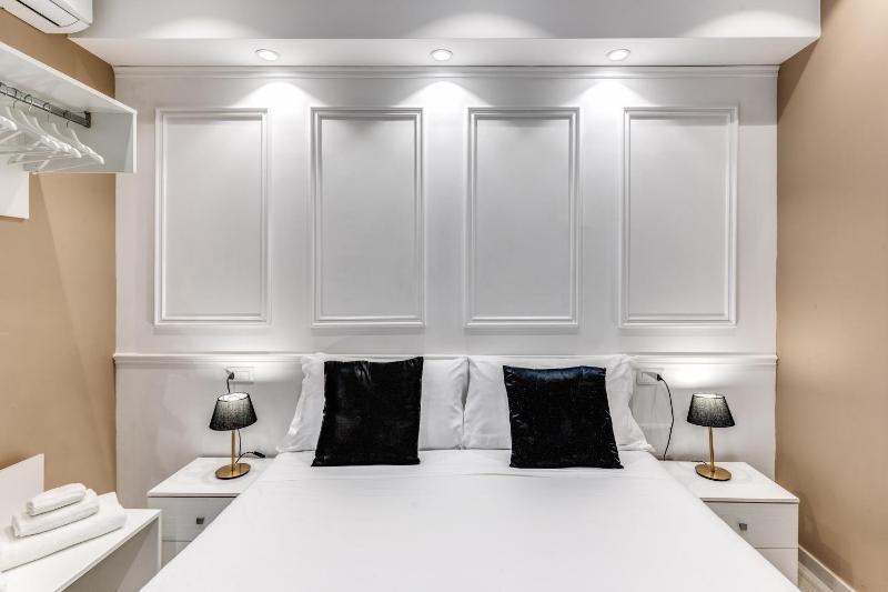 Standard Triple Room image 4