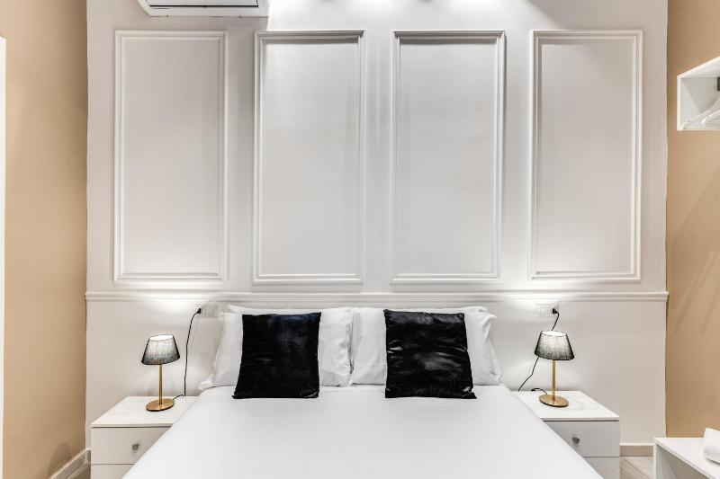 Deluxe Triple Room image 1