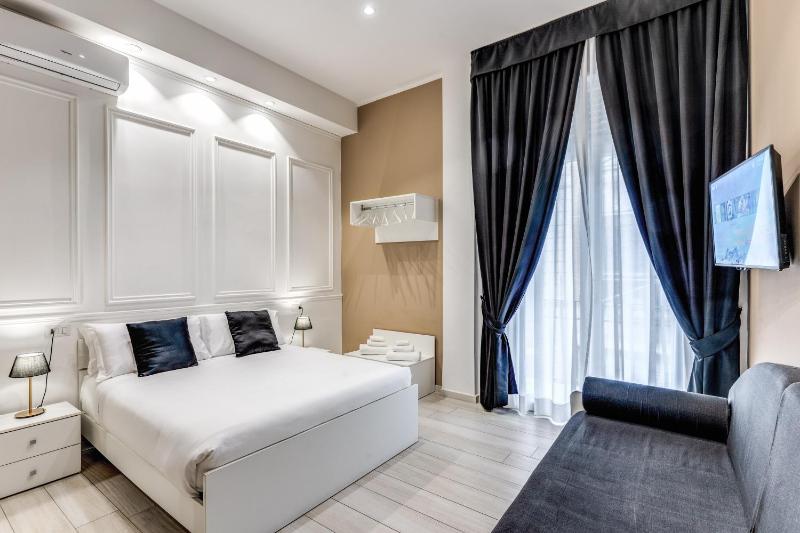 Deluxe Triple Room image 2