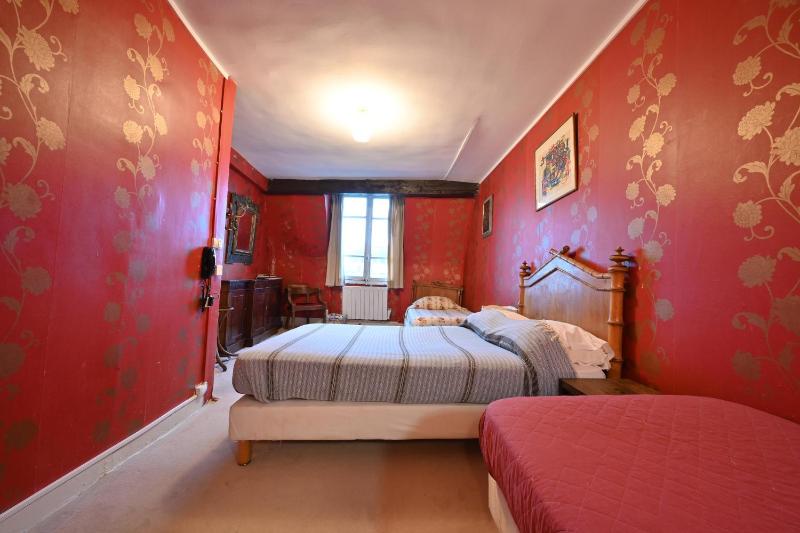 Quadruple Room view on Notre-Dame  image 2