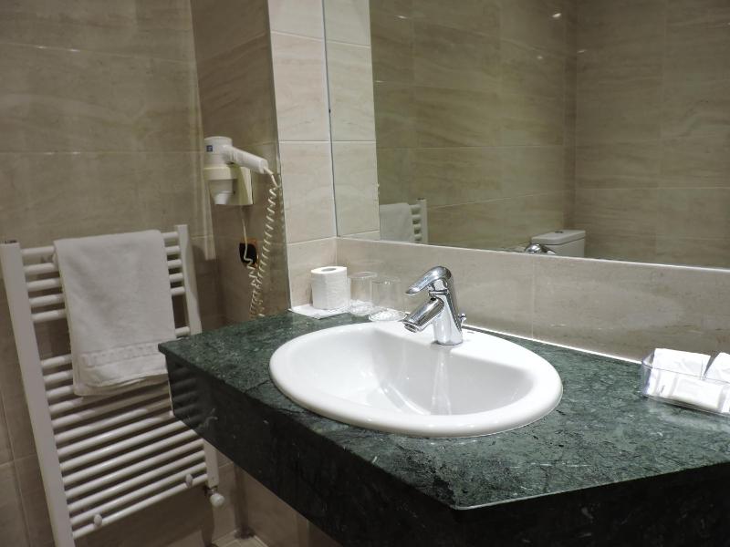 Single Room image 2