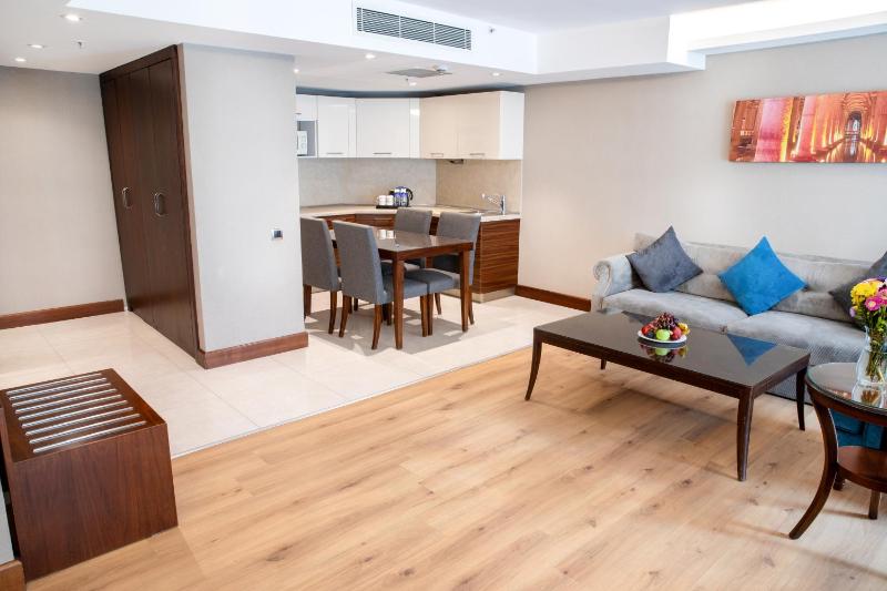 One-Bedroom Suite image 2