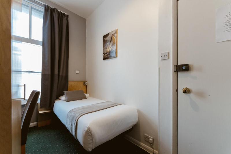 Single Room image 1