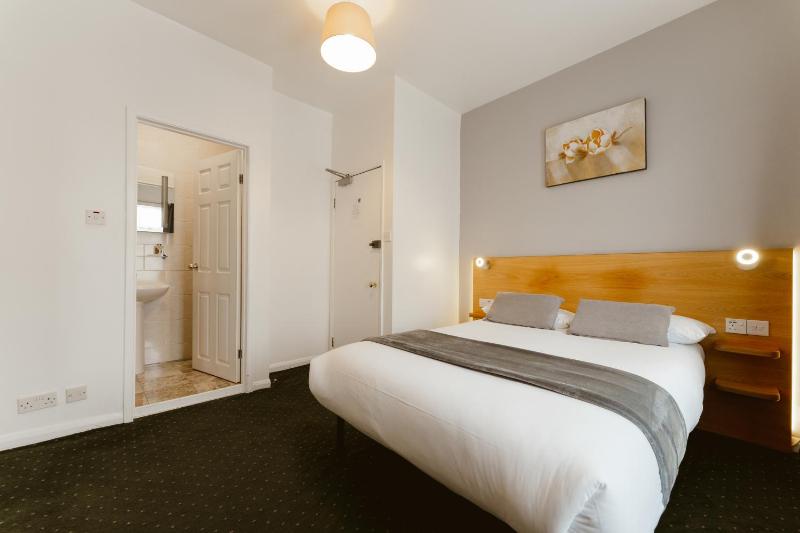 Double Room image 1