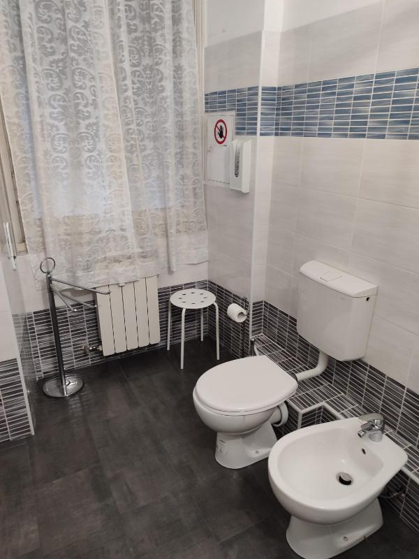 Double Room with Private External Bathroom image 2
