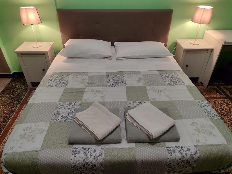 Double Room with Shared Bathroom image 1