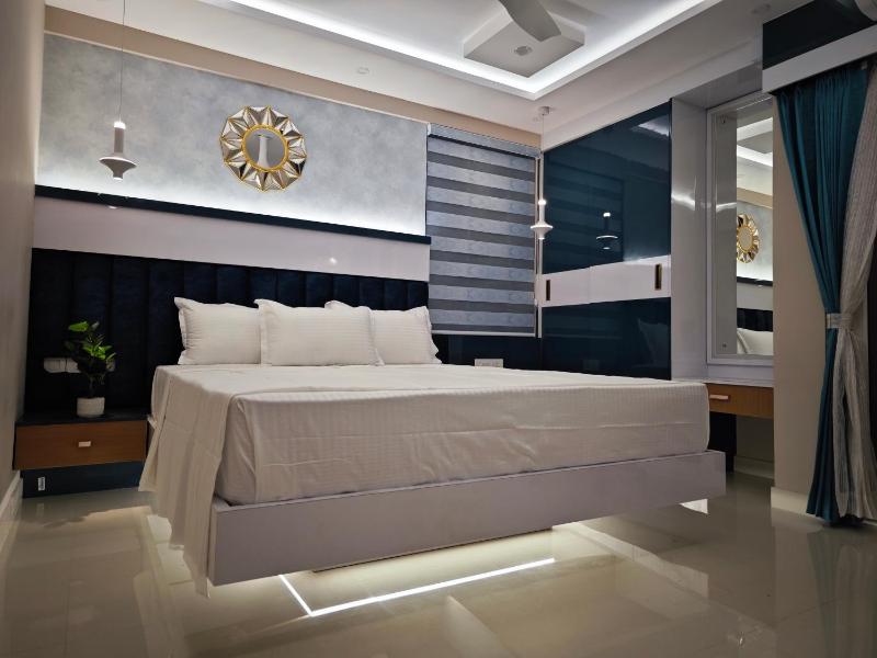 Evara - Premium Fully AC - 3BHK Luxury Apartment with Style - image 17