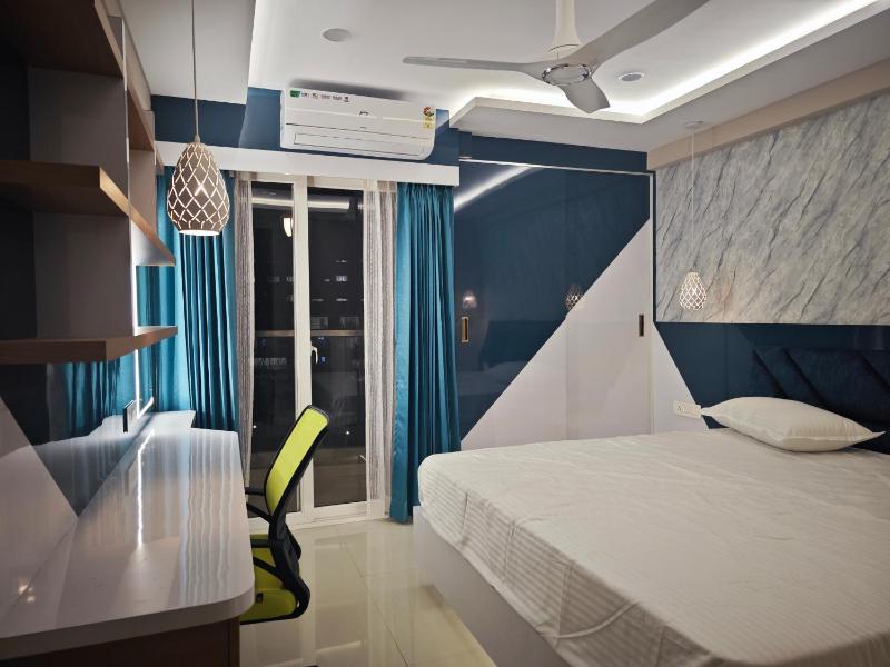 Evara - Premium Fully AC - 3BHK Luxury Apartment with Style - image 8