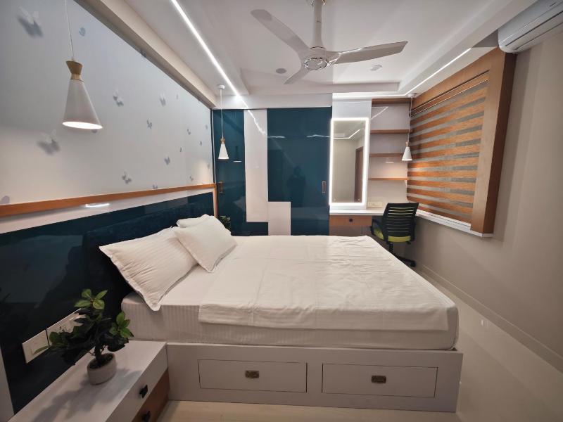 Evara - Premium Fully AC - 3BHK Luxury Apartment with Style - image 31