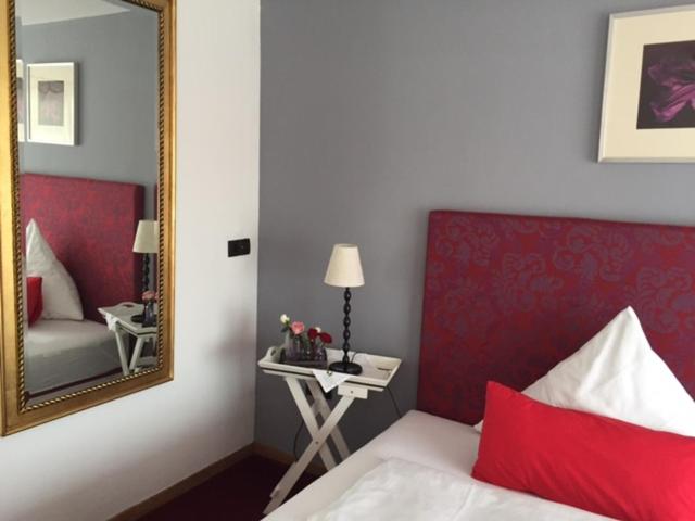 Deluxe Double Room with Balcony image 1