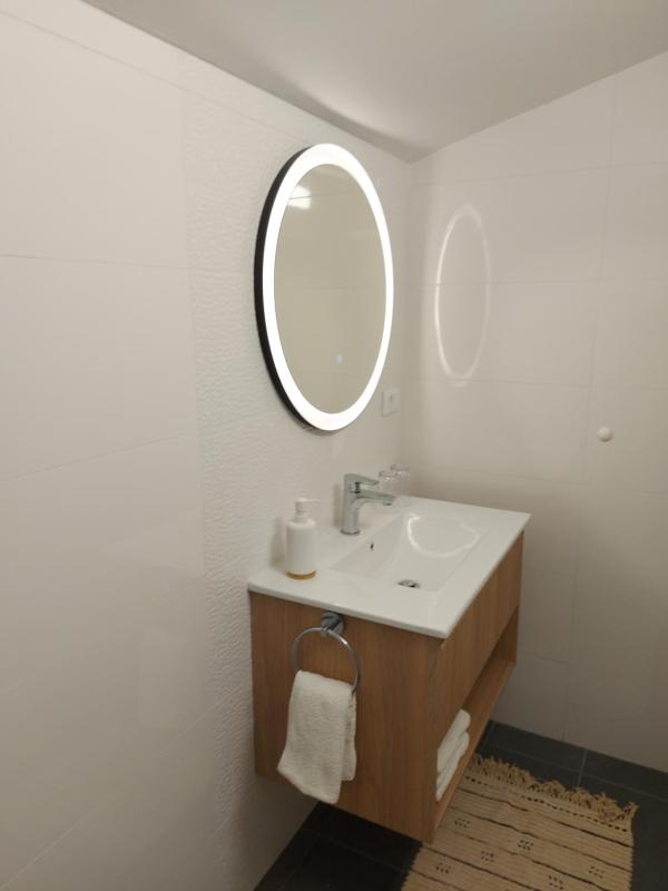 Studio Apartment image 3