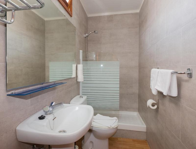 Two-Bedroom Apartment (6 Adults) image 3