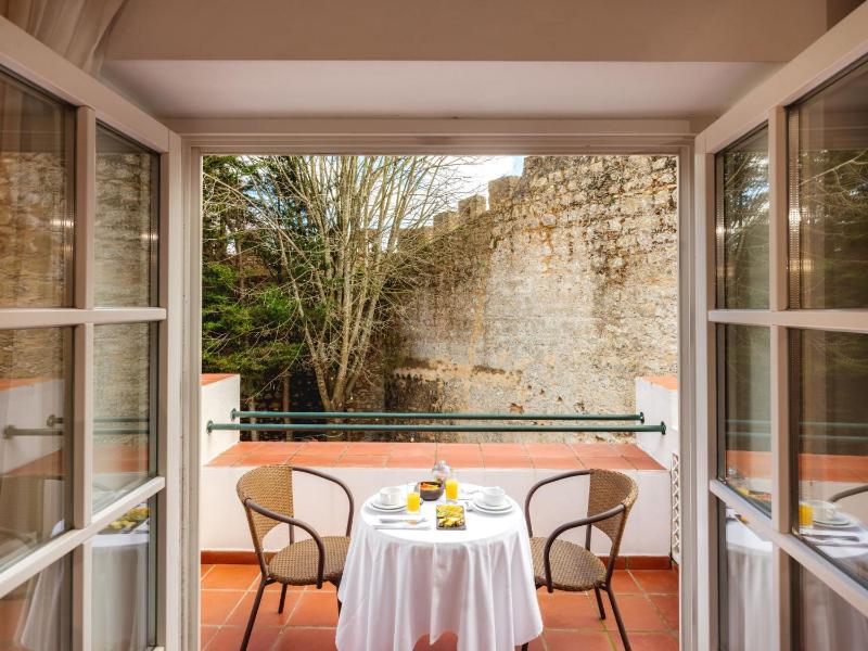 Superior Double Room with Balcony image 3