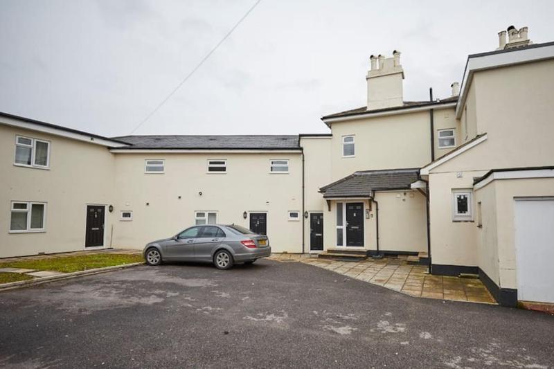 Great 2 Bedroom Apartment 6 Shirley Area SO15 Sleeps 6 - image 9