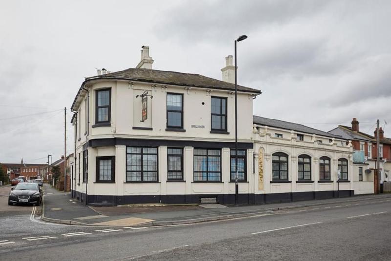 Great 2 Bedroom Apartment 6 Shirley Area SO15 Sleeps 6 - image 11