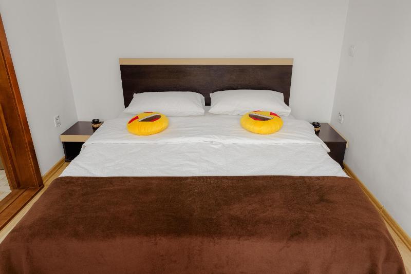 One-Bedroom Apartment image 4