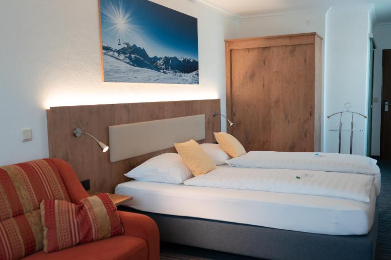 Classic Double Room image 1