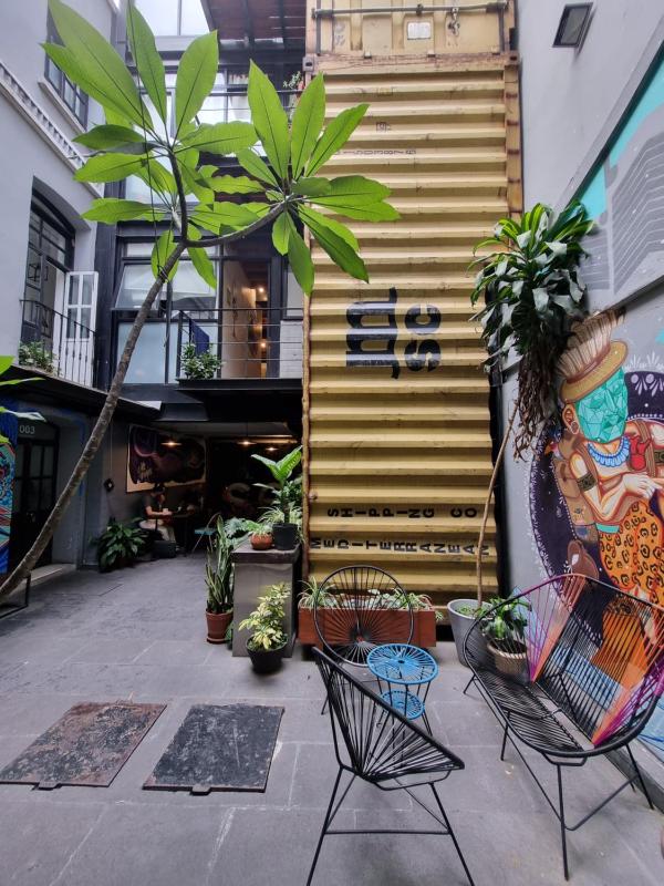 Metro Hostal Boutique - image 45