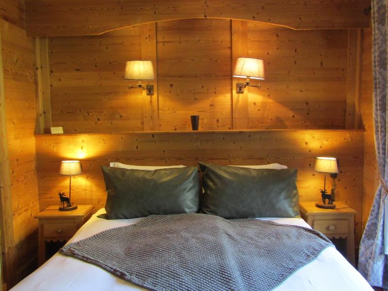 Double Room with Balcony image 2