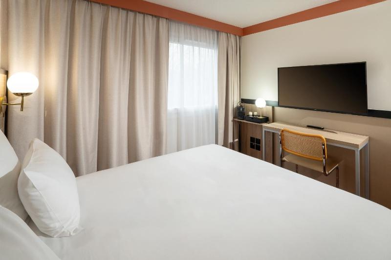 Standard Queen Room - Non-Smoking image 1