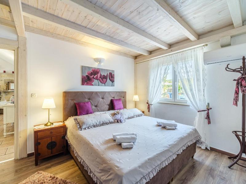 Seaside luxury villa with a swimming pool Mirca Brac - 16183 - image 6