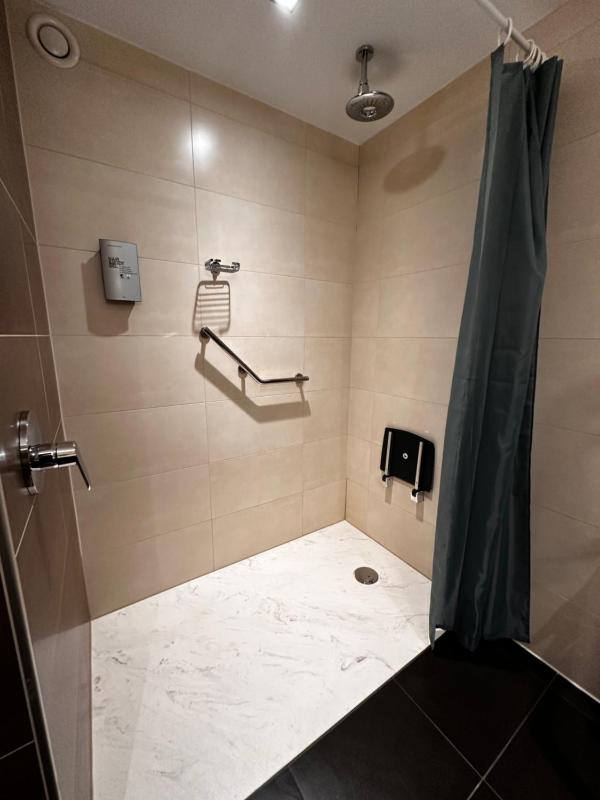 Executive Twin Room image 1