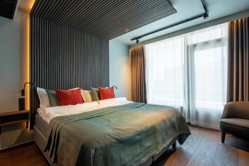 Junior Suite with Balcony image 1