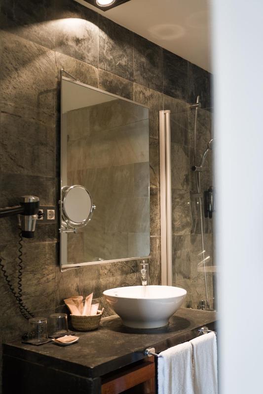 Superior Double or Twin Room with Terrace image 3