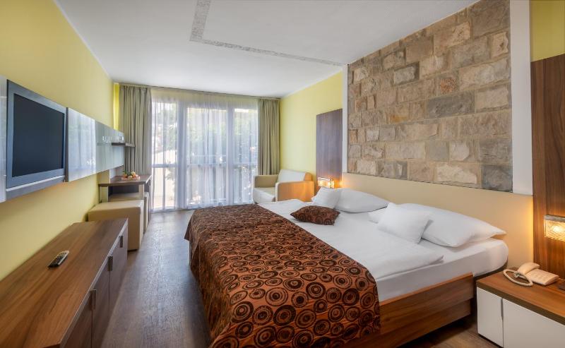 Double or Twin Room image 1