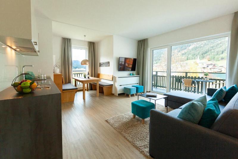 Apartment with Lake View image 4