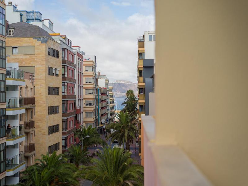 HomeForGuest Estudio Brisa Canteras con terraza - image 11