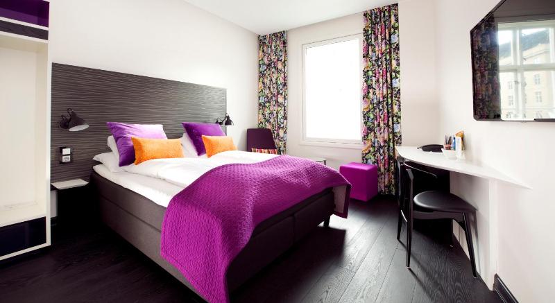 Standard Double Room image 1