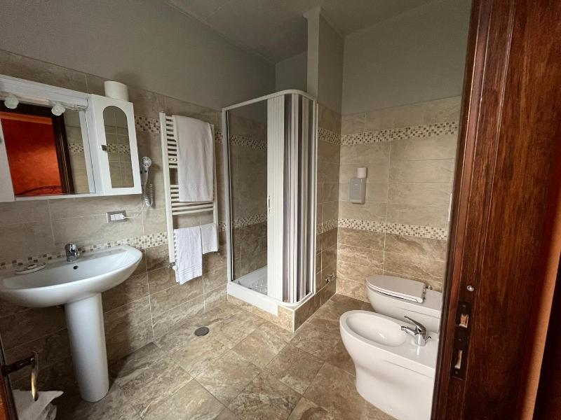 Comfort Triple Room image 3
