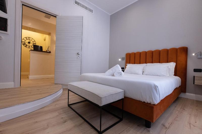Deluxe Double Room image 3