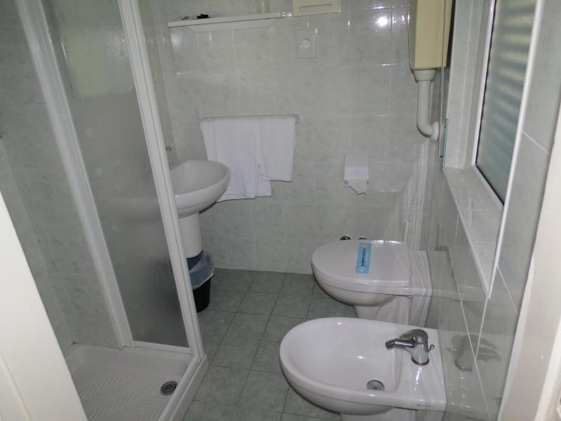 Quadruple Room with Sea View image 4