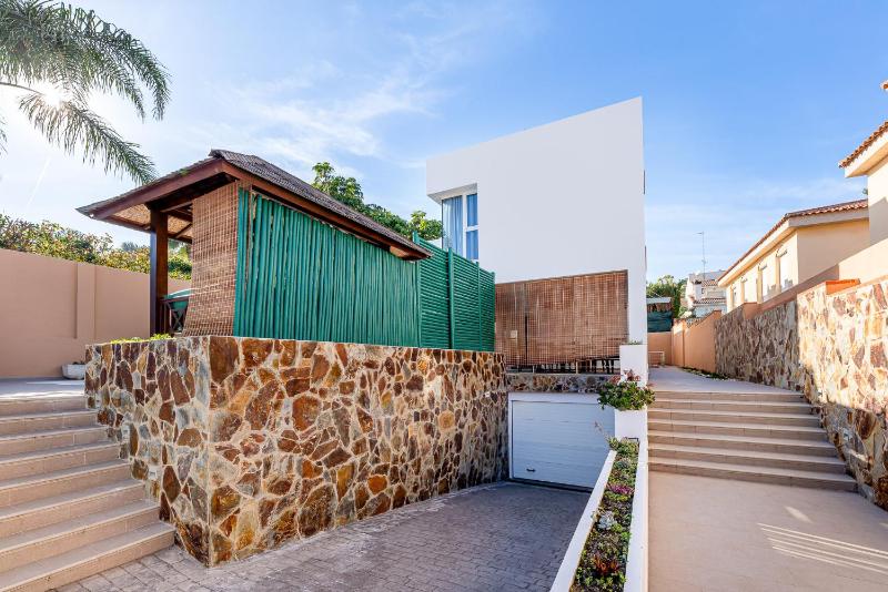 797 HOLIDAY RENTALS - Hermosa villa en playamar - image 25